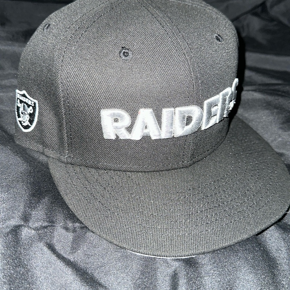 Raiders SnapBack like new wore once